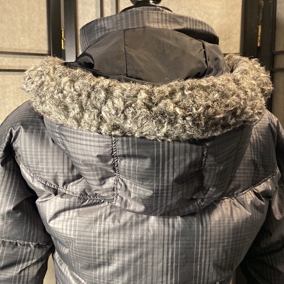 Columbia size M womens plaid puffer coat - Picture 4 of 14